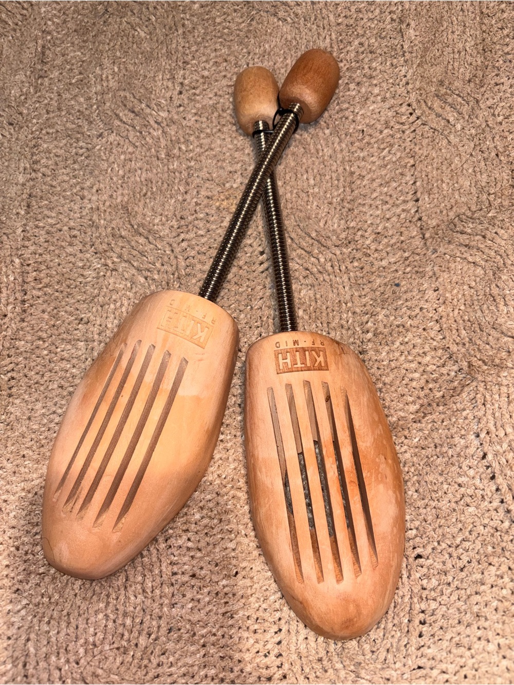 KITH Pair of Premium Cedar Shoe Trees Adjustable Size EU 42-43 US 9-10